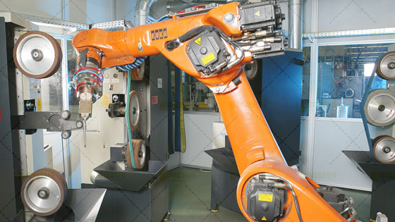 打磨<a href='http://www.hztoyota.com' target='_blank'><u>機(jī)器人工作站</u></a>2